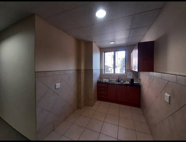 1,018M² BUILDING FOR SALE IN BO-DORP
